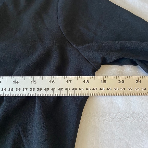 Abercrombie &‎ Fitch Women's Black Long Sleeve V-neck Romper Dress Size 6 - Picture 10 of 15